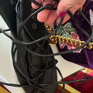 THE PERF BLACK FLAT STARPPY SANDALS!! BOHO